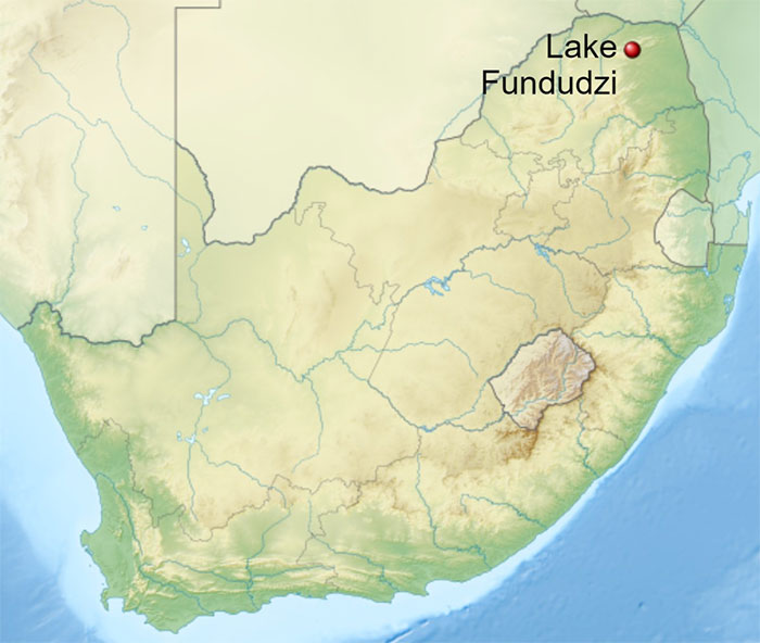 Hồ Fundudzi lại không có lối thoát nước rõ ràng