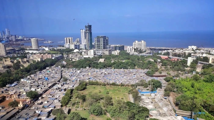 khu-o-chuot-2 Dưới chân những toà nhà chọc trời ở Mumbai là những khu ổ chuột
