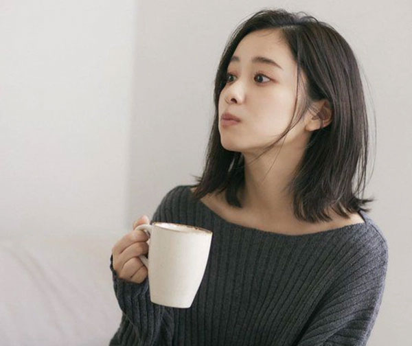 uong-nuoc Hầu hết chúng ta đều có xu hướng lười uống nước và ít vận động hơn vào mùa lạnh.