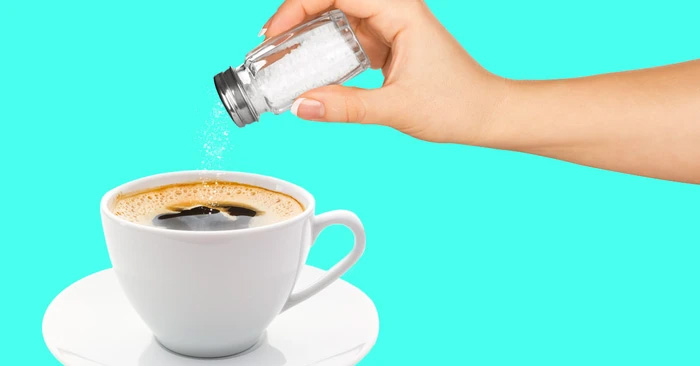 ca-phe-muoi-2-1 Muối có thể cải thiện mức độ cơ thể hấp thụ caffeine khi thêm muối vào cà phê