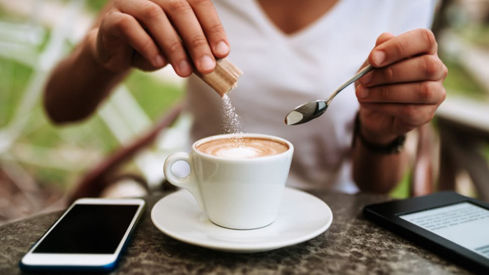 Lượng muối trong cà phê muối có ảnh hưởng đến sức khỏe hay không?