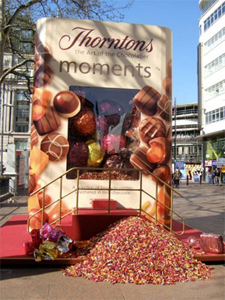 ky-luc-ve-ngay-le-tinh-yeu-10 Hộp chocolate lớn nhất