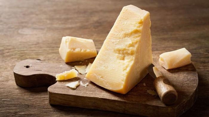 phomai-parmigiano-reggiano-2 Phô mai Parmesan chứa thành phần từ dạ dày bò