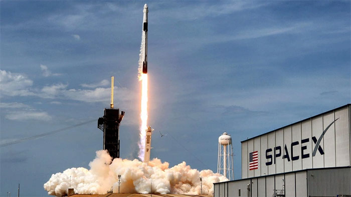 phong-ve-tinh-starlink-1 Kế hoạch của SpaceX sắp tới là phóng 42.000 vệ tinh lên quỹ đạo bằng tên lửa Falcon 9.