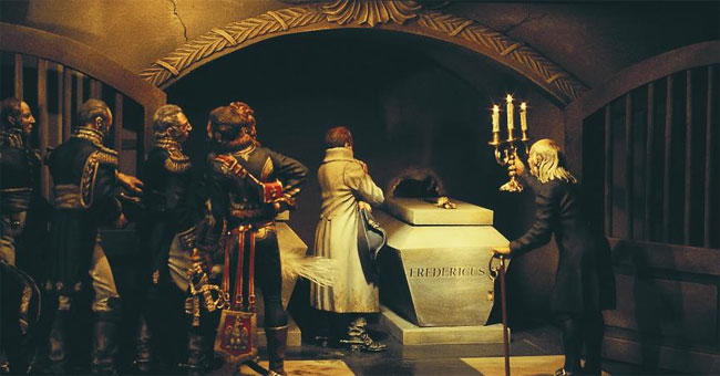 Khám phá bí ẩn về đêm kinh hoàng của Napoleon trong kim tự tháp Ai Cập