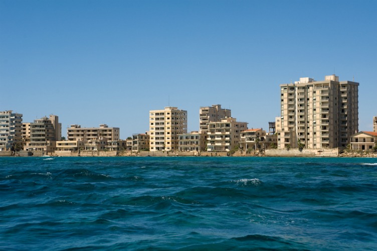 Bãi biển Varosha, đảo Cyprus