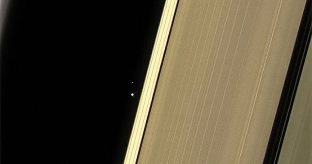 Cách xa 1,4 tỷ km, tàu tỷ đô của NASA gửi về bức ảnh bí ẩn khiến giới khoa học sửng sốt
