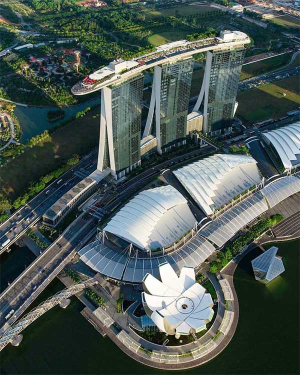 marina-bay-sands Đứng thứ 3 chính là "du thuyền trên không" Marina Bay Sands