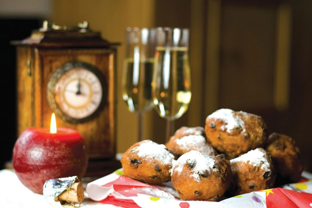 Ba Lan, Hungary và Hà Lan thường ăn bánh donut. Ngoài ra, Hà Lan còn có olie bollen, một loại bánh nướng hình tròn, với nhân táo, nho khô hoặc lý chua.