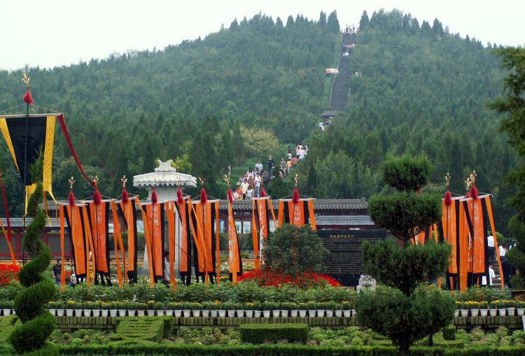 lang-mo-tan-thuy-hoang-1 Lăng mộ Tần Thủy Hoàng