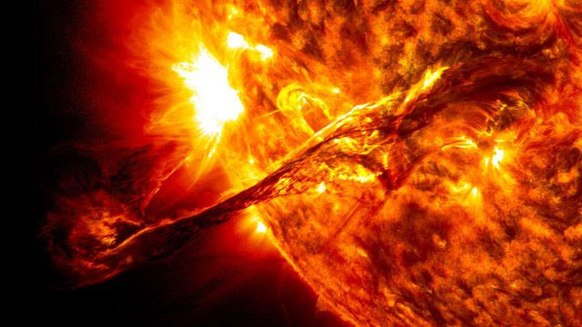 mat-troi-1 Tàu Parker cách tâm Mặt trời 13 triệu km trong lần đầu tiên xuyên qua vành nhật hoa.