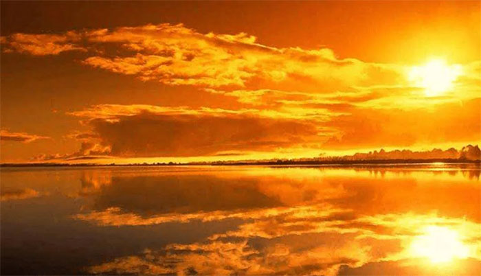 Nhìn vào Mặt trời chúng ta có thể thấy được Trái đất quay hàng ngày.