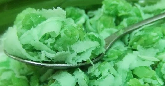 Lễ hội này được gọi là lễ hội Ok Om Pok, tổ chức vào ban đêm với lễ vật nổi tiếng là bánh cốm dẹp.